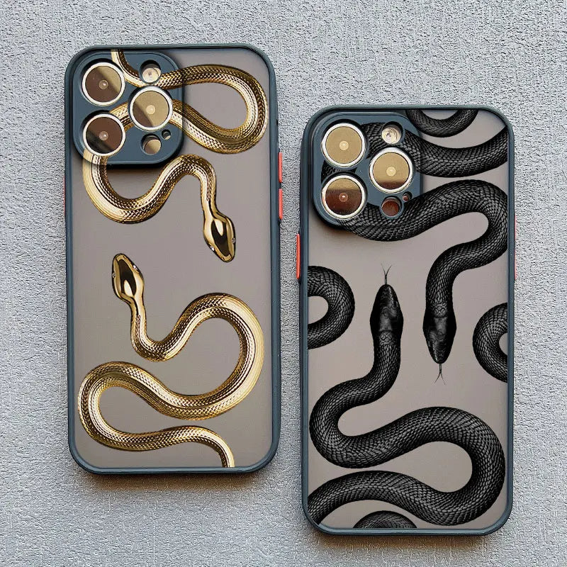 Luxe Slangen iPhone Hoesje – Metallic Snake Design & Schokbestendig