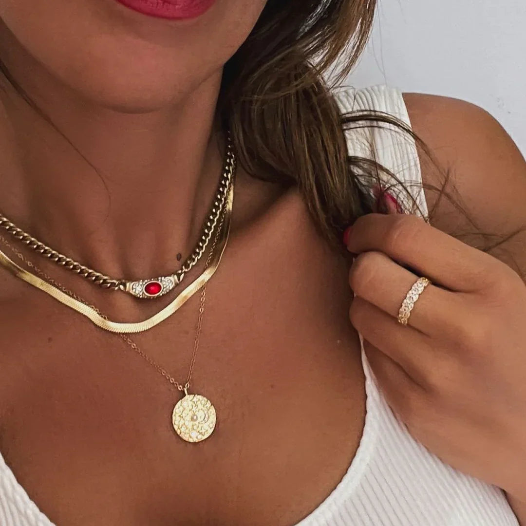 Vintage Gouden Ketting met Edelsteen – Luxe Schakel Design