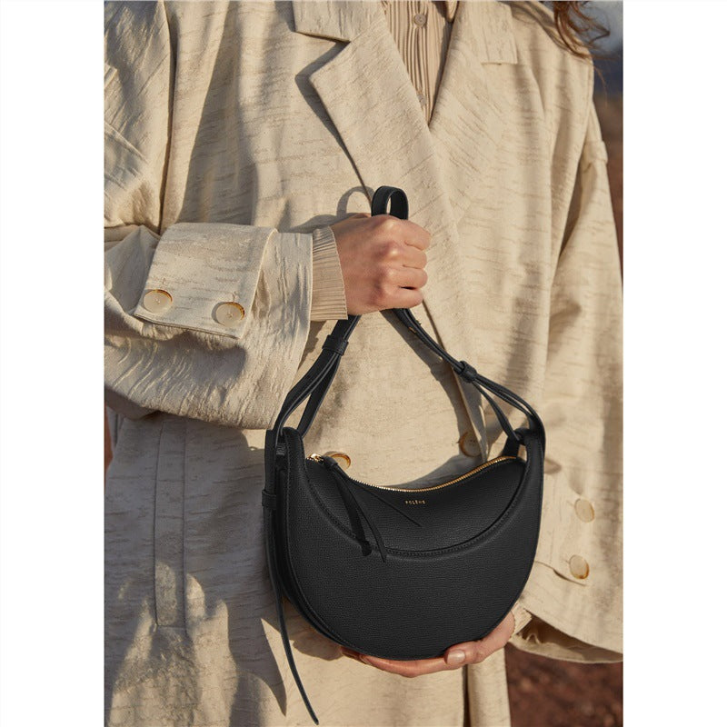 Halvemaan Schoudertas – Modern, Minimalistisch & Moeiteloos Chic