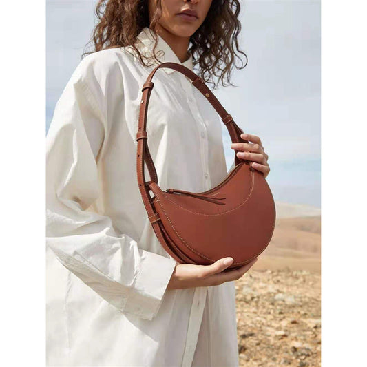 Halvemaan Schoudertas – Modern, Minimalistisch & Moeiteloos Chic