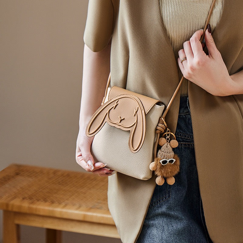 Trendy Schoudertas Dames – Bunny Bag met Speels Ontwerp en Sleutelhanger