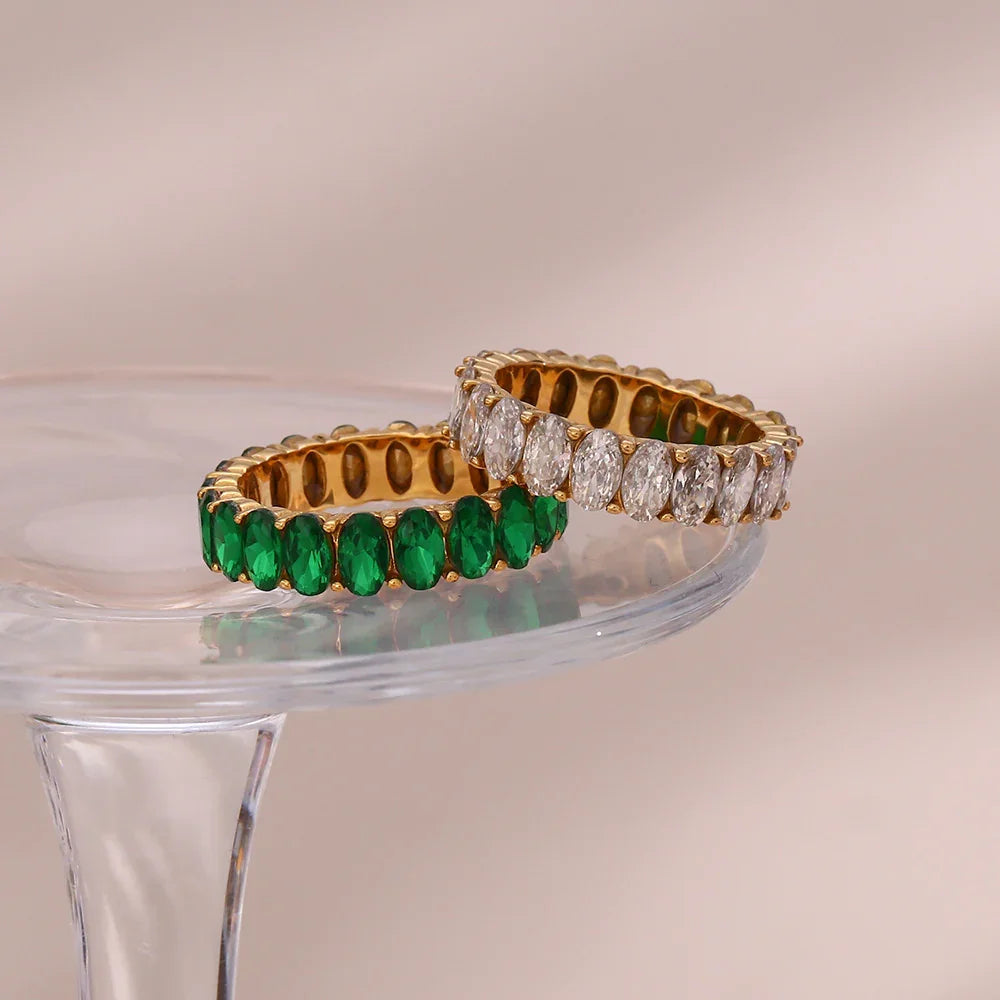 Luxe 18K Vergulde Ring met Ovale Diamant-Simulanten