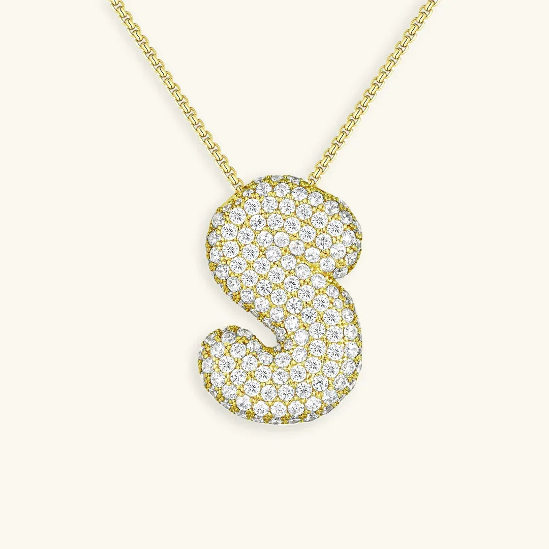 Initial Ketting Goudkleurig | Bubble Letter Hanger | Luxe Zirkonia Look