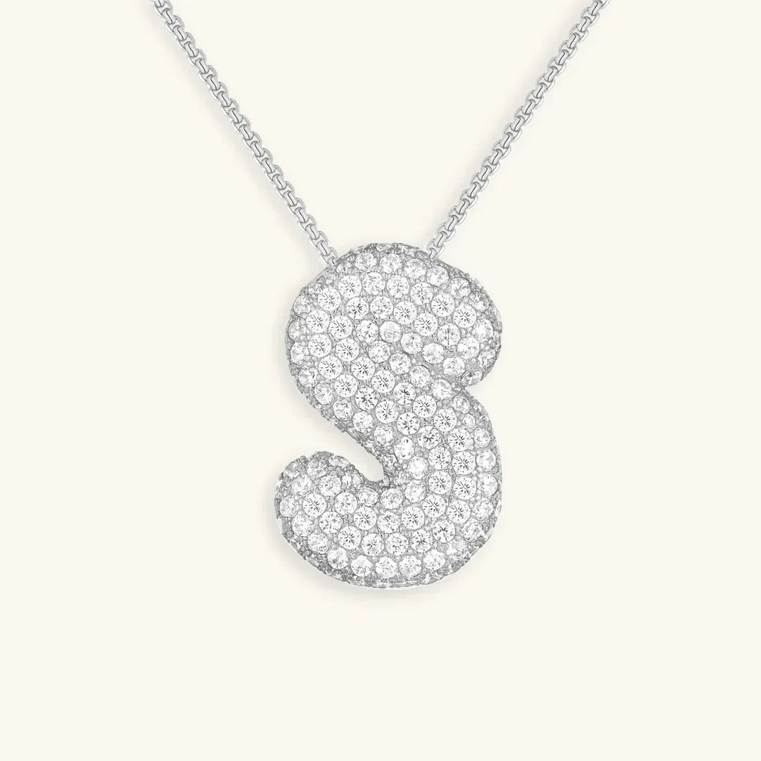 Initial Ketting Goudkleurig | Bubble Letter Hanger | Luxe Zirkonia Look