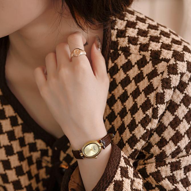 Klassiek Design Horloge – Subtiel en Stijlvol Polsaccessoire