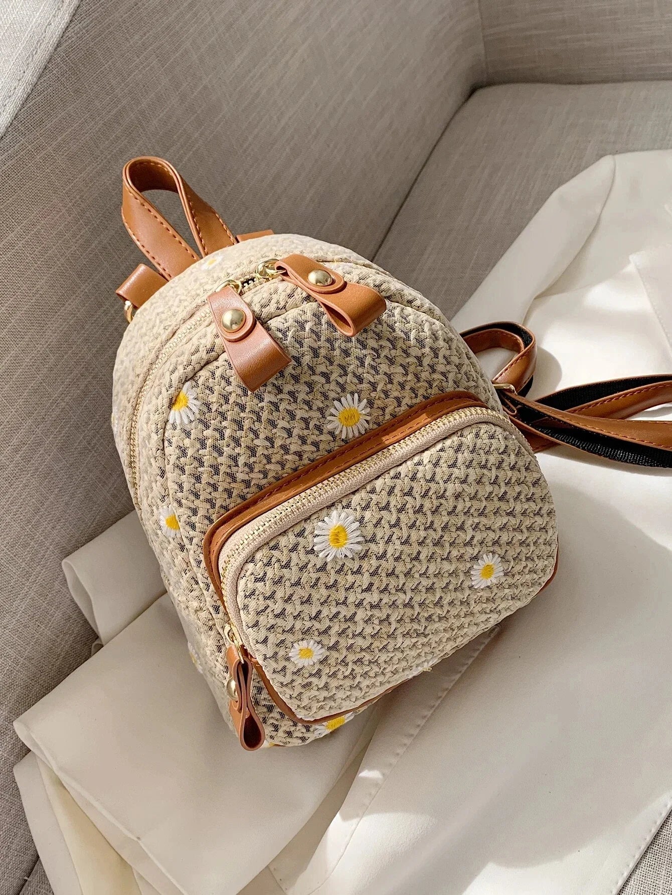 Handgeweven Stro Rugzak – Zomers, Compact & Elegant
