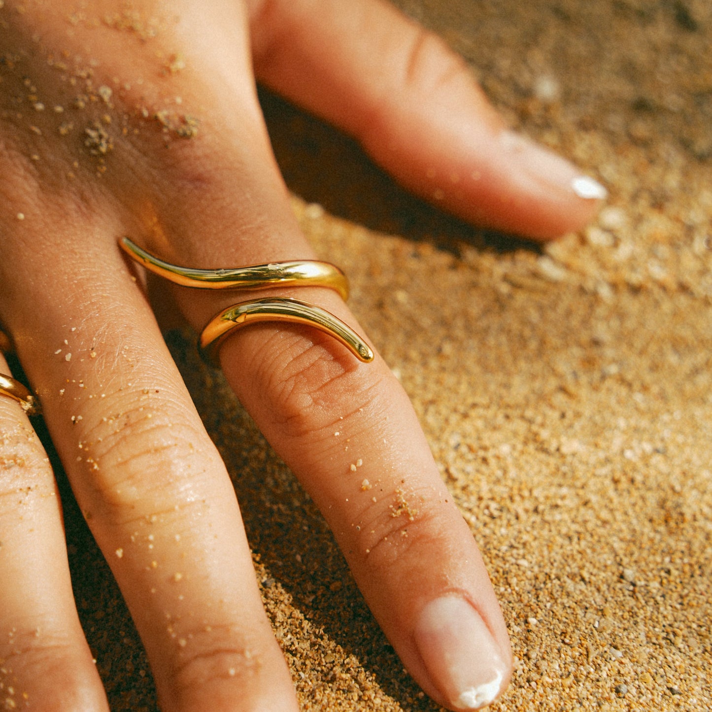 Moderne Goudkleurige Ring | Strand Inspired Design
