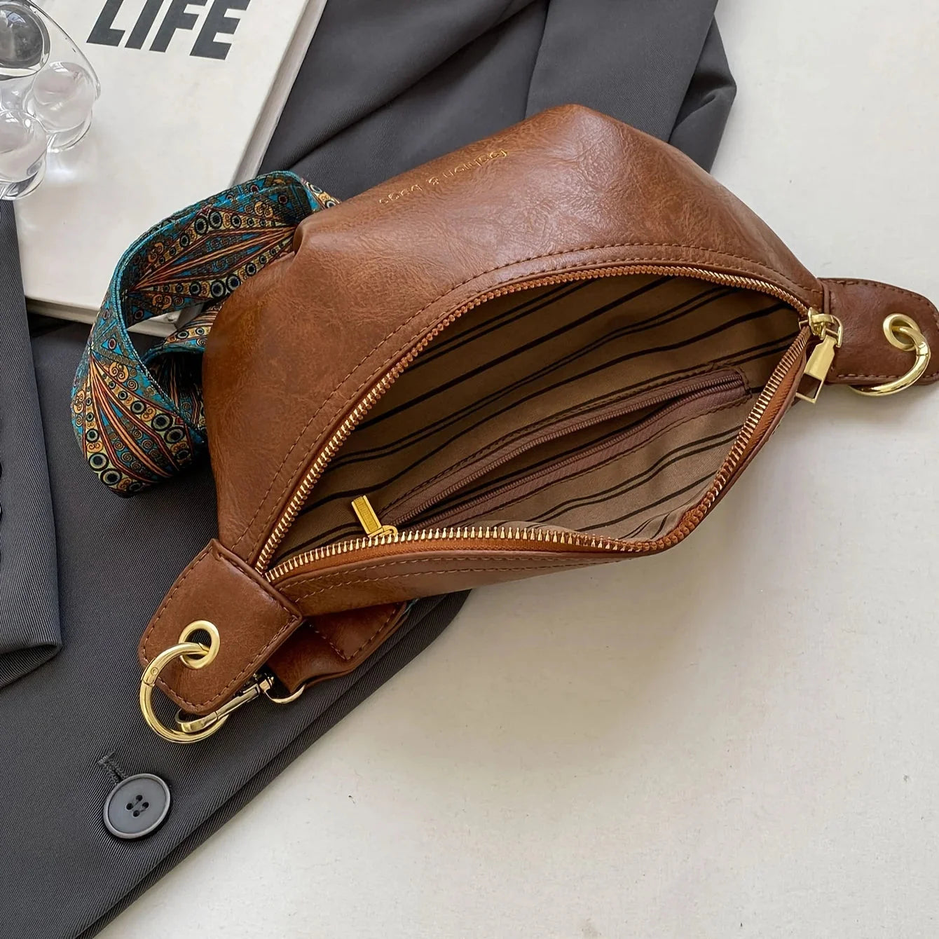Trendy Leren Heuptas met Brede Band – Ideaal voor Dagelijks Gebruik