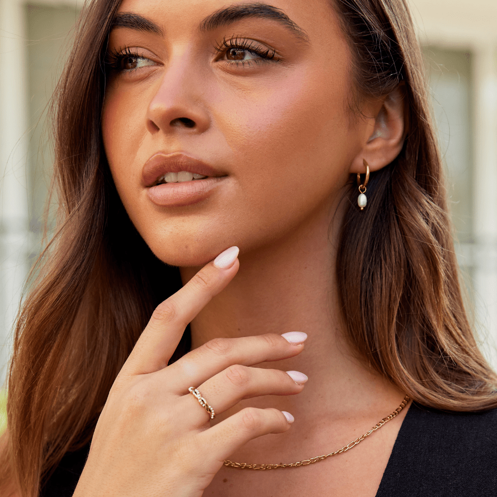 Luxe Oorringen met Hangende Parel – Tijdloze Dames Oorbellen