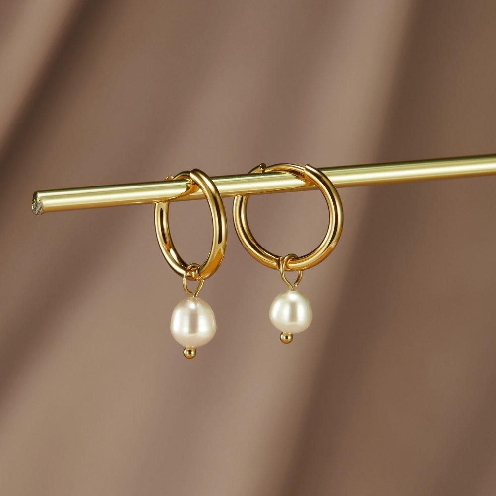Luxe Oorringen met Hangende Parel – Tijdloze Dames Oorbellen