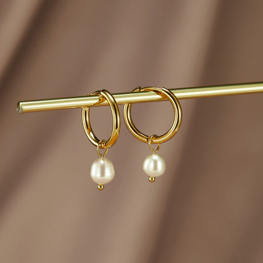 Luxe Oorringen met Hangende Parel – Tijdloze Dames Oorbellen