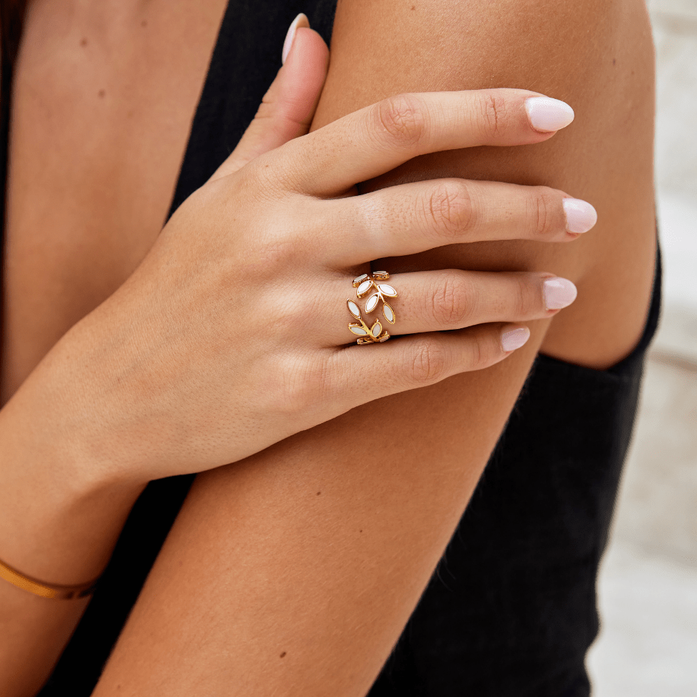 Luxe Goudkleurige Natuur Ring – Stijlvolle Open Ring voor Dames