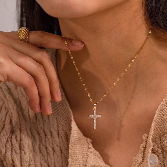 Dames Ketting met Zirkonia Kruishanger – Luxe en Spiritueel Design