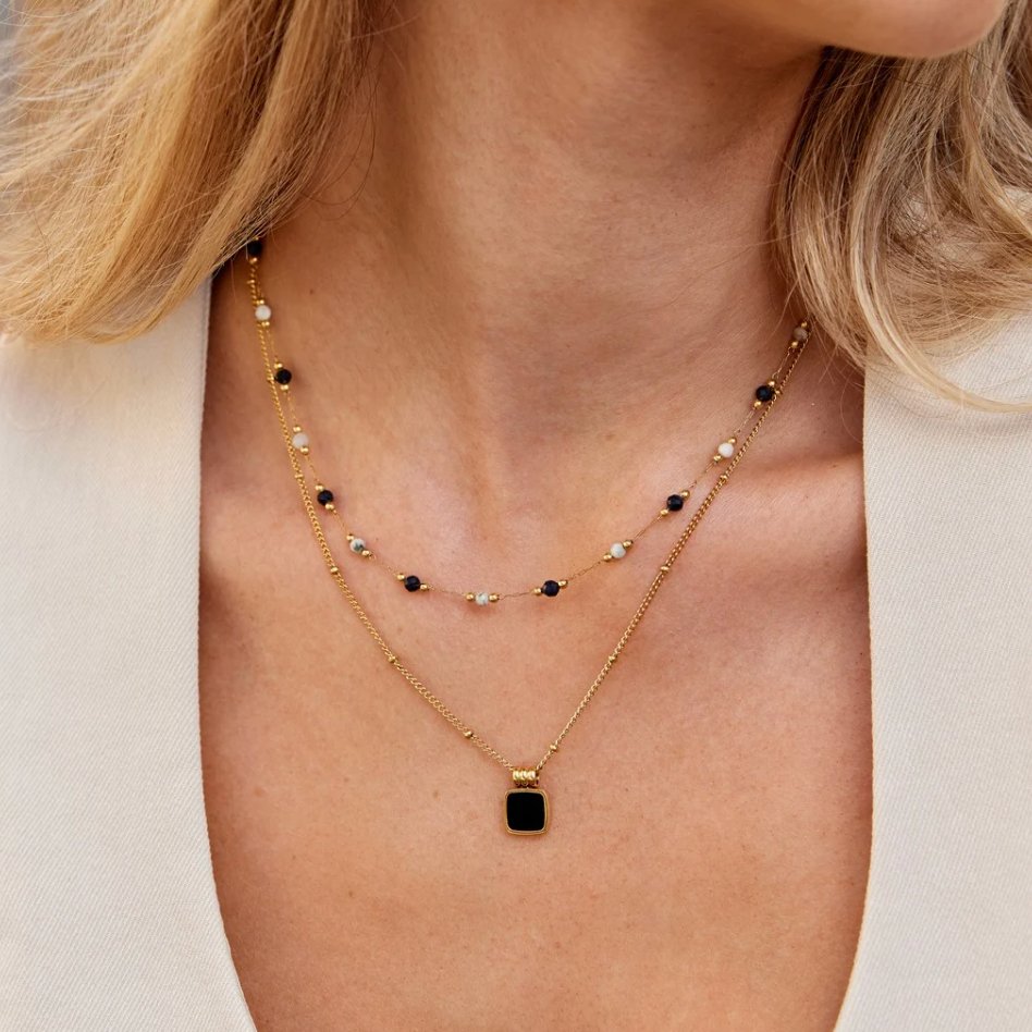 Minimalistische Goudkleurige Ketting met Schelpsteen Hanger