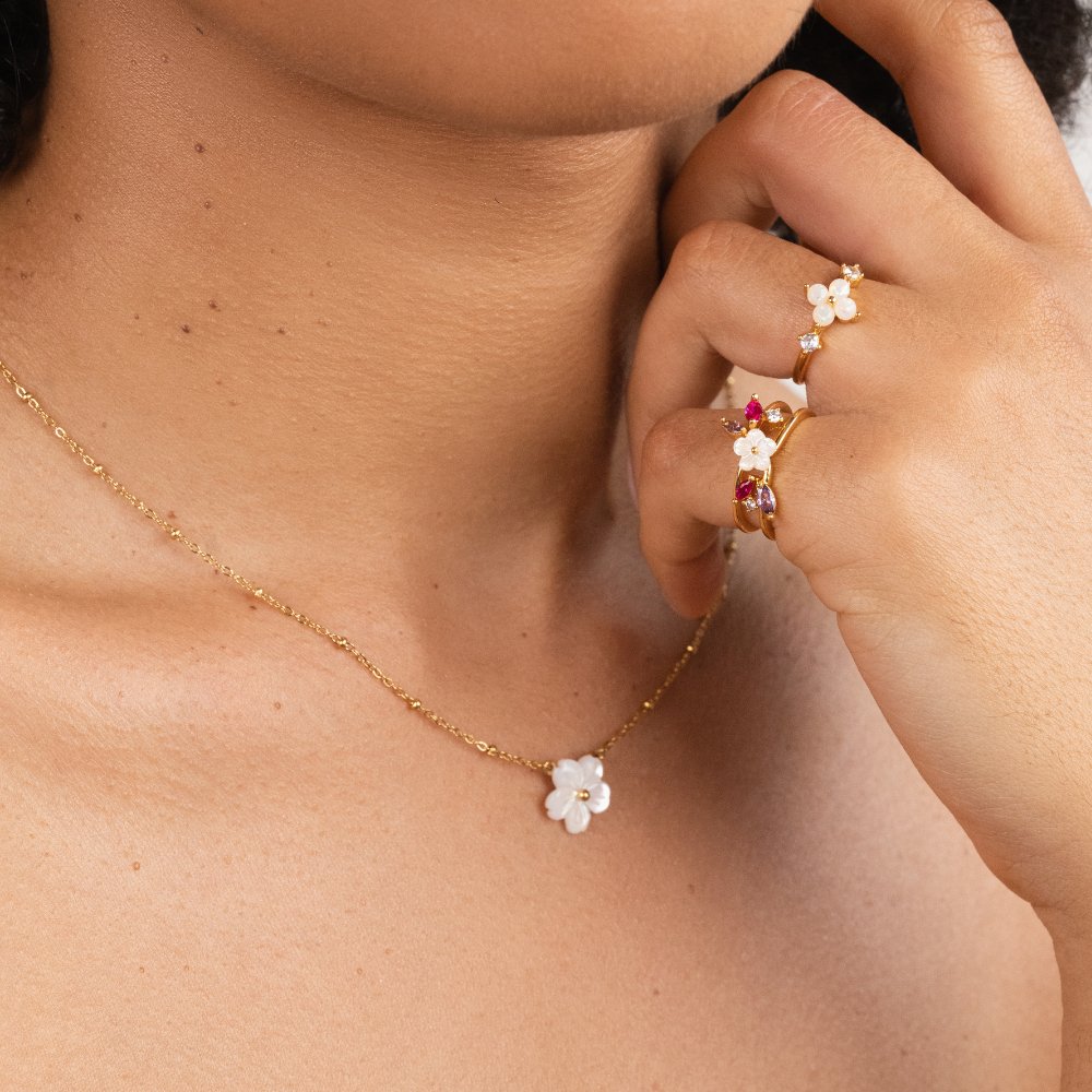 Delicate Dames Ketting met Bloemdesign – Roestvrij Staal & Aanslagvrij